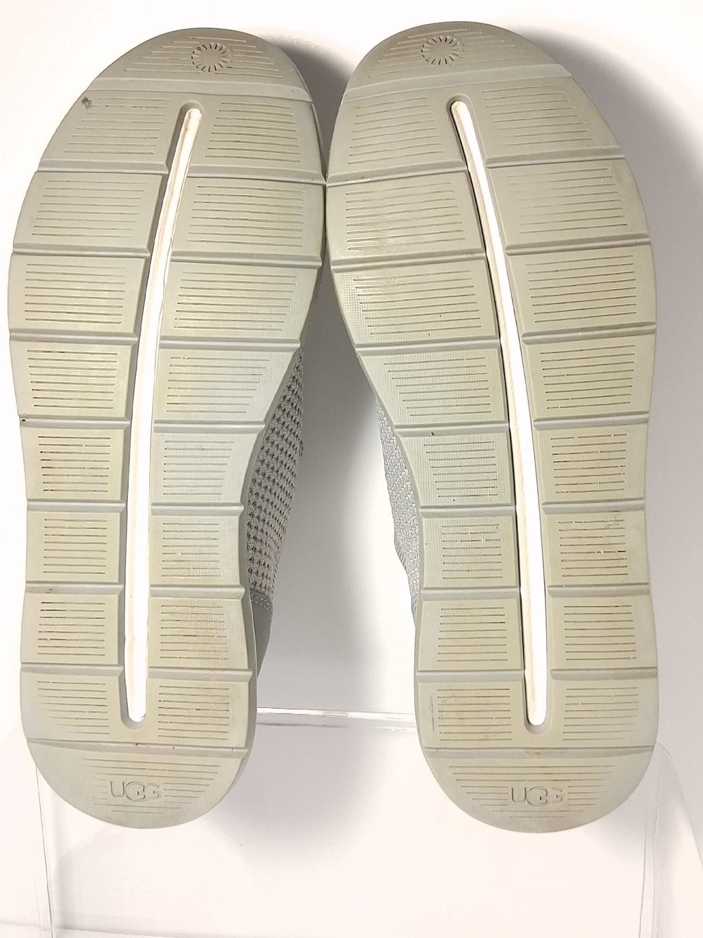 UGG Tay Sneakers. Gray. Women's Size 7.5 - Picture 16 of 16
